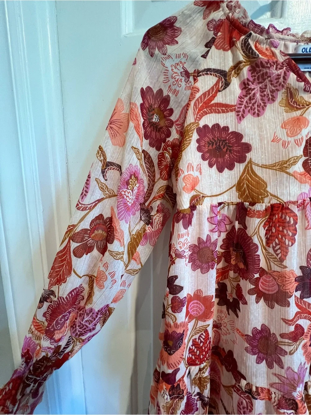 Floral 🌺 Tiered Long-Sleeve Dress - Pink & Fall Colors, Gold Metallic Thread